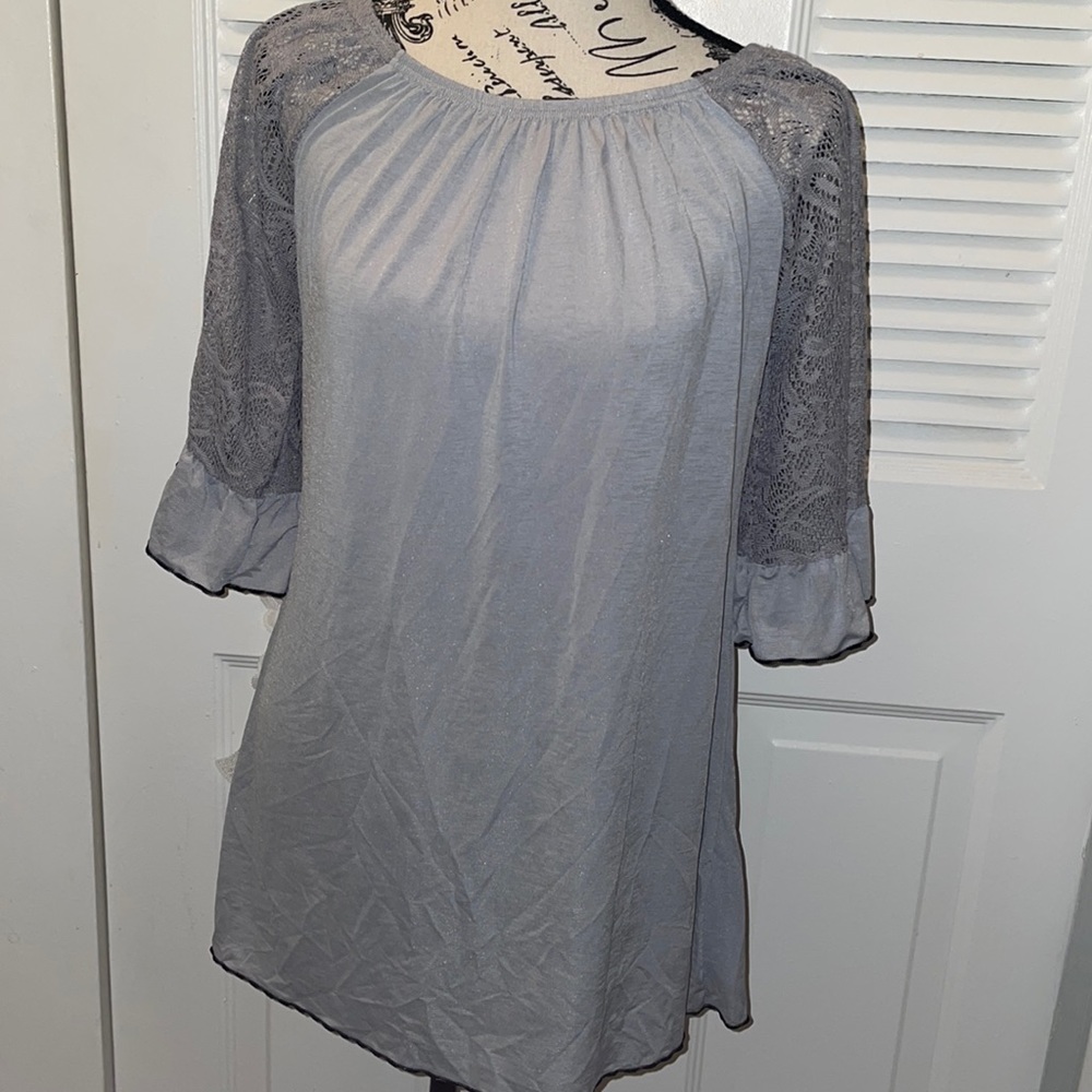 WinWin Solid Lace Tunic- Size S/M - lt Moss green - 3/4 lace sleeves NWT